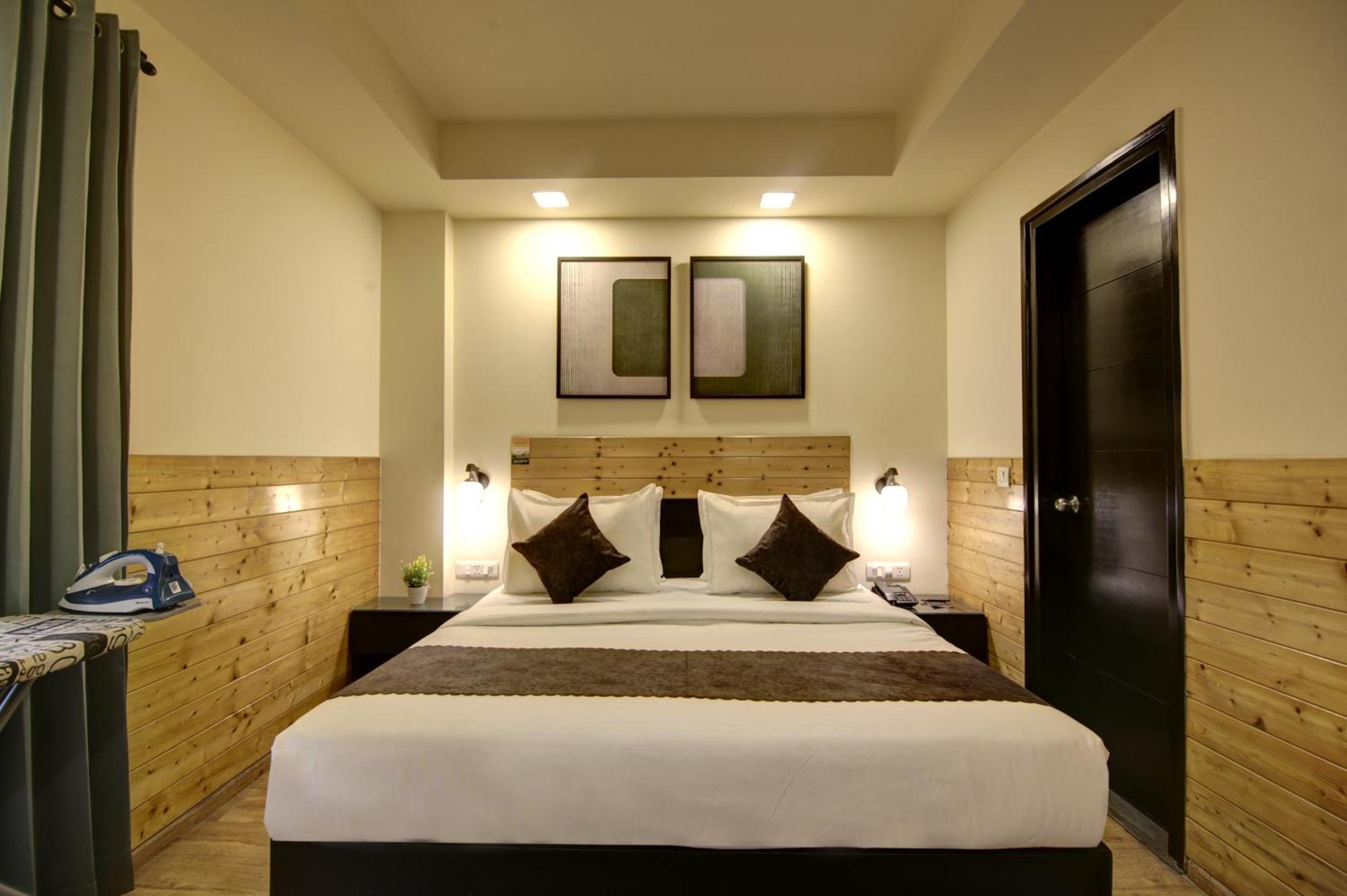 Hotel Saltstayz Thyme - New Friends Colony New Delhi